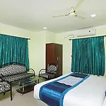 Fabhotel Mnr Grand